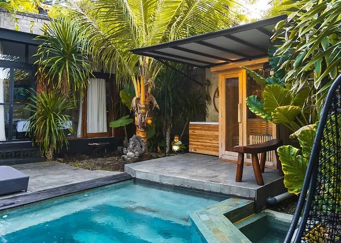 Holiday home Stylish Tropical 2 Bedroom- Pool And Sauna