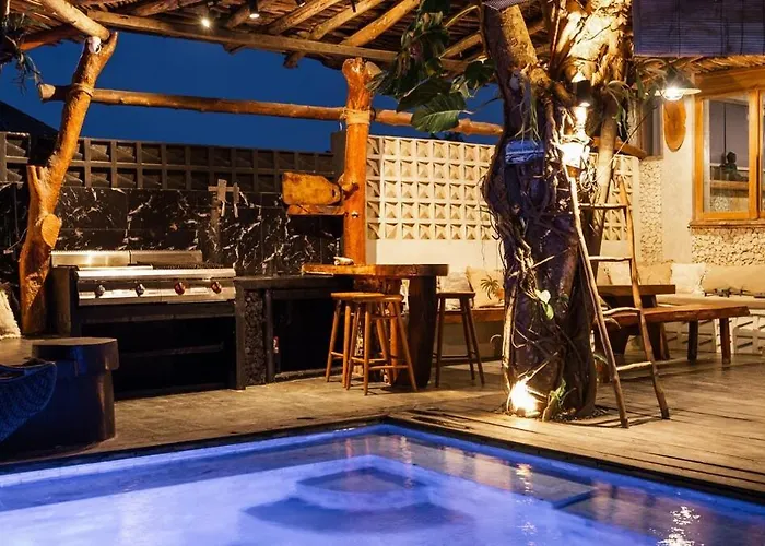 Holiday home Stylish Tropical 2 Bedroom- Pool And Sauna