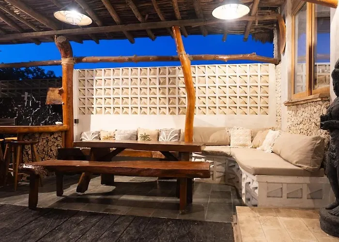 Holiday home Stylish Tropical 2 Bedroom- Pool And Sauna *