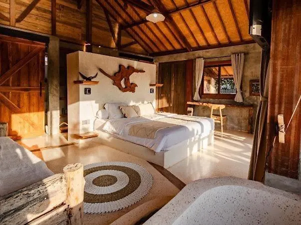 Holiday home Stylish Tropical 2 Bedroom- Pool And Sauna *